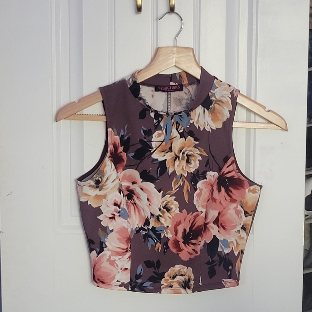 Flower top with open back